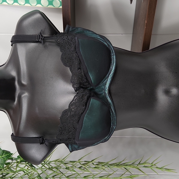 Frederick's Lacey Mesh Bra - Picture 4 of 12